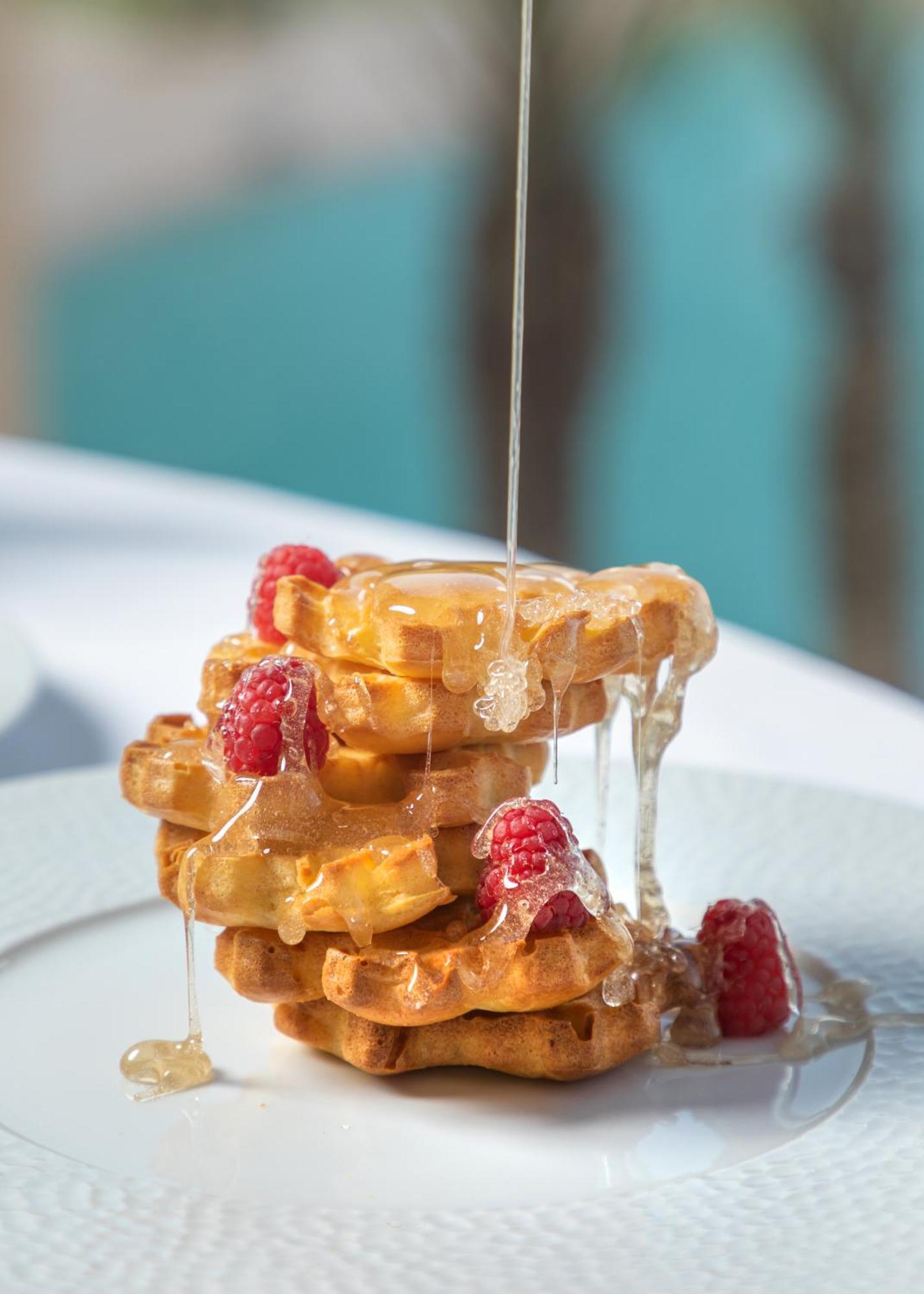 Royal Tulip Korbous Bay Thalasso & Springs (Adults Only) Qorbu Exterior photo Maple syrup being drizzled on a stack of waffles